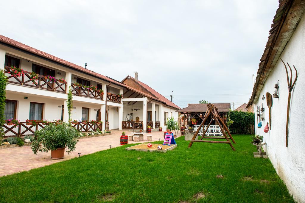 Hotel Lilaakac Vendeghaz Hosszupalyi Exterior foto